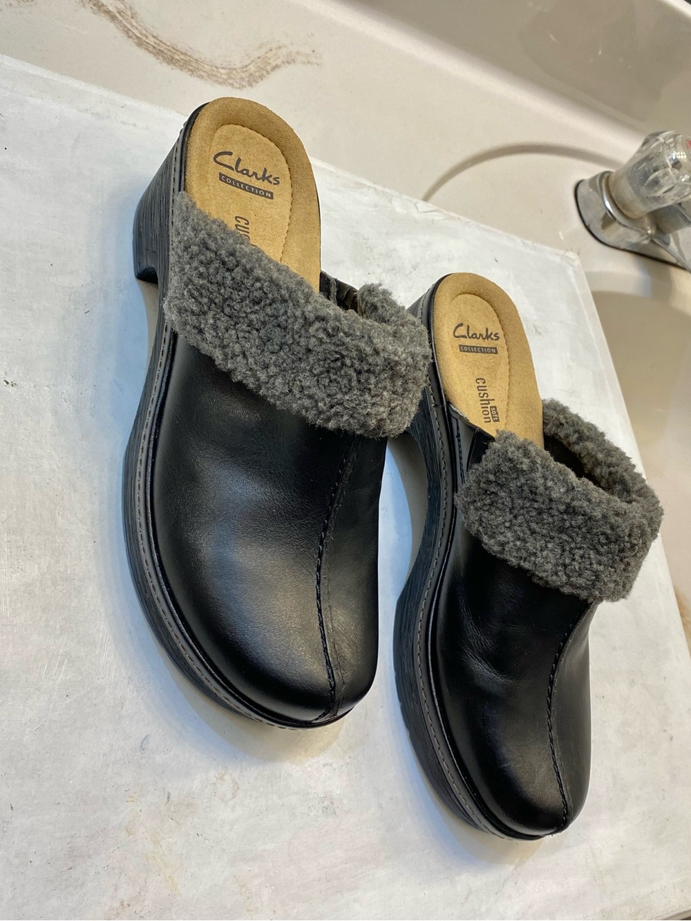 NEW…Clarks Collection Black leather Clog Women’s Size 7.5M clean and flawless